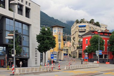 Locarno İsviçre bulutlu bir yaz gününde