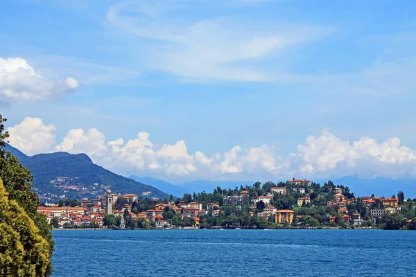 Baveno ve Maggiore Gölü İtalya manzarası