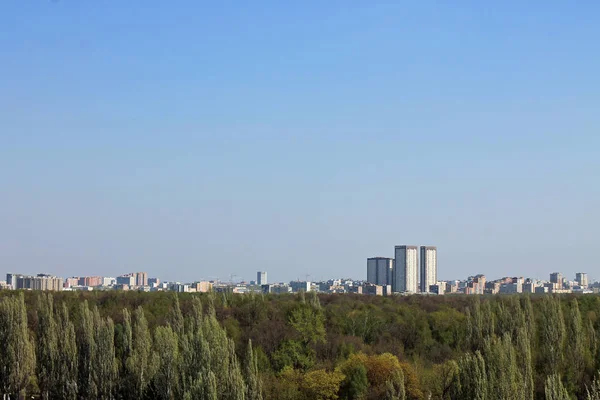 Панорамный Вид Сверху Измайловский Парк Москве Нежными Зелеными Деревьями Архитектурой — стоковое фото