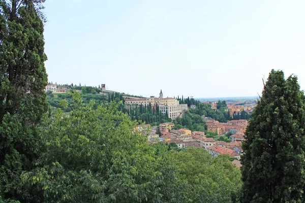 Bellissimo Panorama Verona Che Domina Tetti Rossi Luminosi Del Centro — Foto Stock