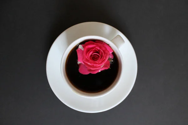 Natureza Morta Com Uma Xícara Café Com Uma Flor — Fotografia de Stock