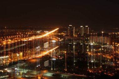 Geceleri şehrin soyut panoramik görünümü