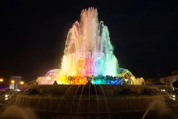 莫斯科俄罗斯Vdnh的彩色照明喷泉 — 图库照片