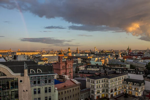 Вид Исторический Центр Москвы Радугу Небе Крыши Центрального Детского Магазина — стоковое фото