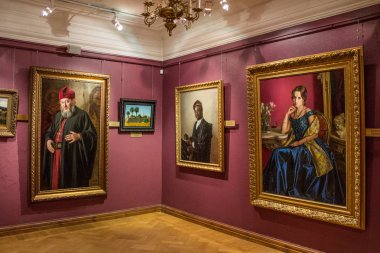 Moskova / Rusya - 5 Temmuz 2019: Shilov Güzel Sanatlar Galerisi'nin iç mekanları