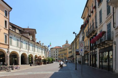 Brescia İtalya'nın tarihi merkezinde Clear Sunny yaz günü