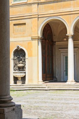 Brescia İtalya'nın tarihi merkezinde Clear Sunny yaz günü