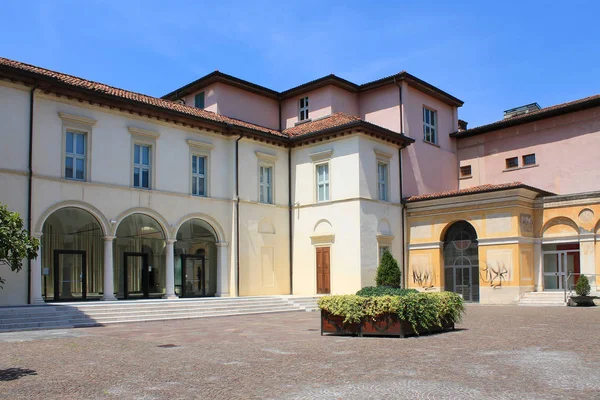 Heldere Zonnige Zomerdag Het Historische Centrum Van Brescia Italië — Stockfoto