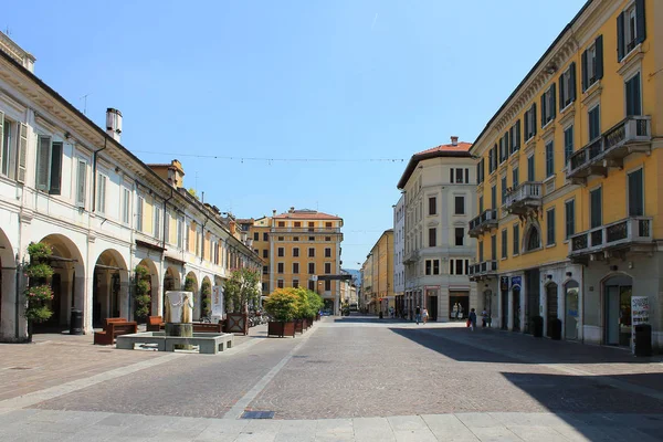 Klarer Sonniger Sommertag Historischen Zentrum Von Brescia Italien — Stockfoto