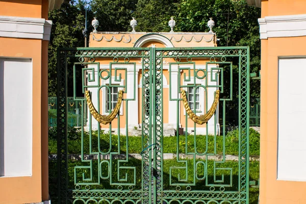 Gyönyörű Történelmi Épület Építészeti Park Együttes Kuskovo Kastély Nyári Napon — Stock Fotó