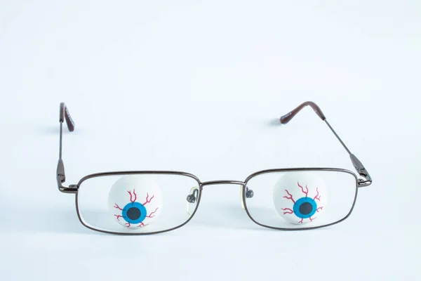 Dos Ojos Artificiales Con Gafas — Foto de Stock