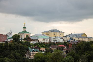 Yaz bulutlu bir günde Vladimir Rusya'nın panoramik görünümü