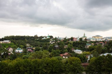 Yaz bulutlu bir günde Vladimir Rusya'nın panoramik görünümü