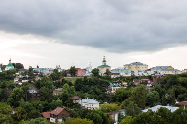 Yaz bulutlu bir günde Vladimir Rusya'nın panoramik görünümü