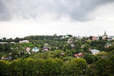 Yaz bulutlu bir günde Vladimir Rusya'nın panoramik görünümü