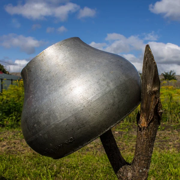 Støbejern Gryde Tørring Hegnet Landsbyen Klar Sommerdag - Stock-foto