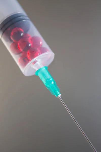 Medical Syringe Filled Red Capsules Retinol Vitamins Acetate — Stock Photo, Image