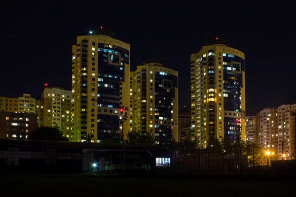 Moszkva Oroszország Augusztus 2019 Night City Magas Házak Ragyogó Ablakok — Stock Fotó