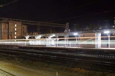 Moskova / Rusya-Ağustos 27, 2019: Gece Reutovo Tren Istasyonu