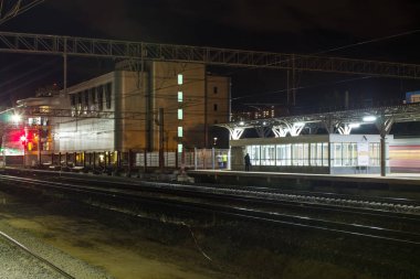 Moskova / Rusya-Ağustos 27, 2019: Gece Reutovo Tren Istasyonu