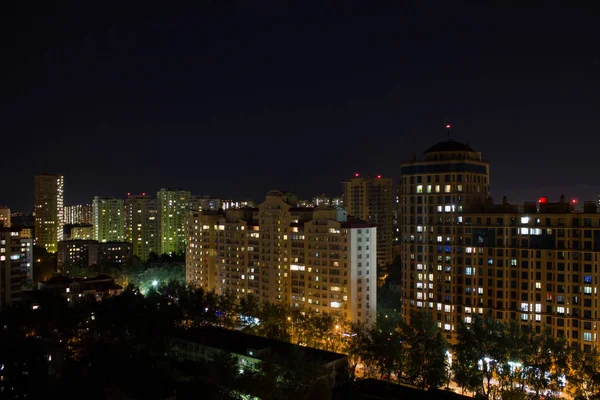 Moskova / Rusya-Ağustos, 27, 2019: modern konut binaları ile gece şehir panoraması
