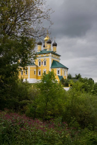 Murom Vladimir Region Rusko Srpna 2019 Žlutý Nikolo Nábřeží Oblačné — Stock fotografie