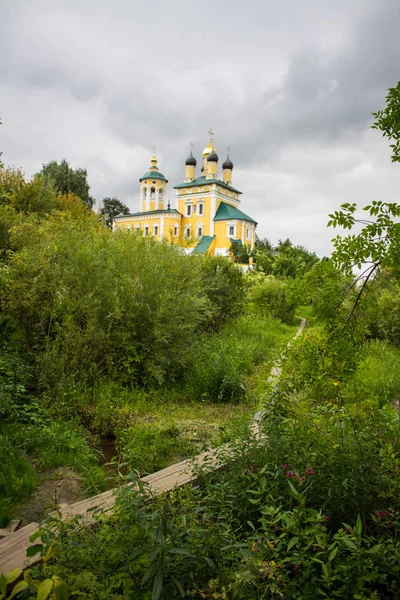 Murom Vladimir Region Ryssland Augusti 2019 Gula Nikolo Embankment Temple — Stockfoto
