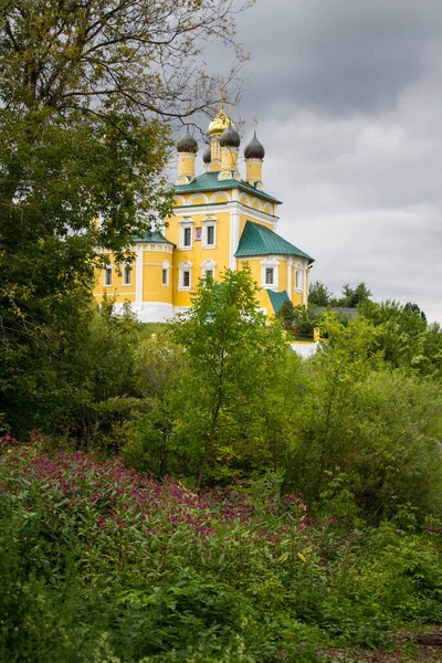 Murom Vladimir Region Russia August 2019 Yellow Nikolo Embankment Temple — Stock Photo, Image