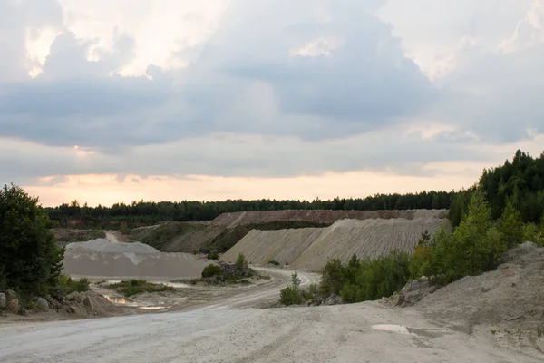 Una Antigua Cantera Piedra Caliza Abandonada Rusia Atardecer Una Noche — Foto de Stock