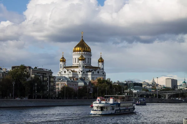 Москва Россия Сентября 2019 Года Вид Москву Реку Прогулочном Катере — стоковое фото