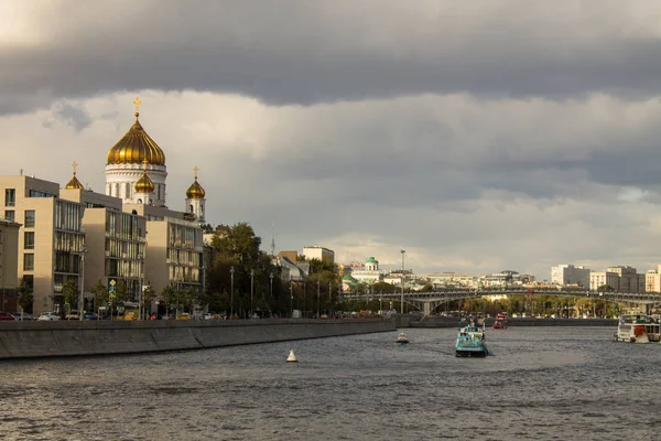 Москва Россия Сентября 2019 Года Вид Москву Реку Прогулочном Катере — стоковое фото