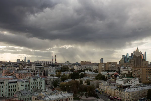 Moskva Russland September 2019 Topputsikt Byens Historiske Sentrum Skyet Himmel – stockfoto