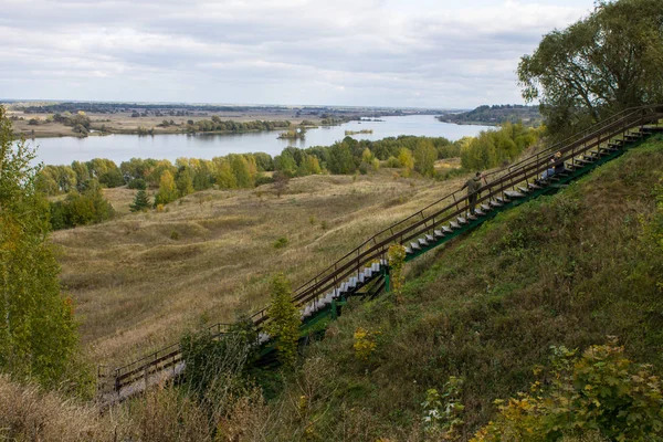 Höst Panorama Landskap Med Flod Och Kullar Molnigt Dag Konstantinovo — Stockfoto