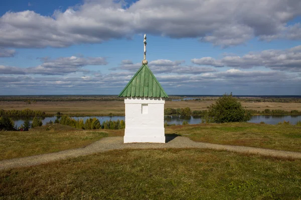 Kleine Weiße Kapelle Flussufer Oka Konstantinowo Russland — Stockfoto