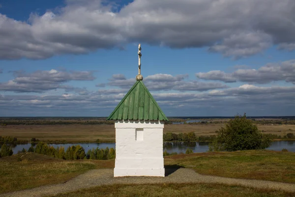 Kleine Weiße Kapelle Flussufer Oka Konstantinowo Russland — Stockfoto