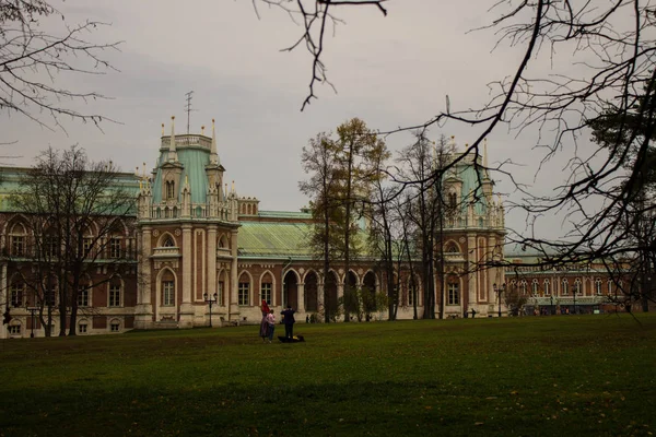 Moscou Rússia Outubro 2019 Palácio Principal Parque Tsaritsyno Dia Outono — Fotografia de Stock