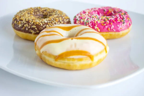 Tres Donas Con Glaseado Cobertura Colores — Foto de Stock