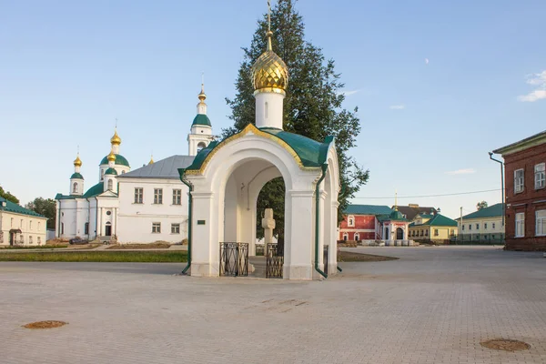 Weißstein Dreikönigskloster Uglich Russland Einem Klaren Sommertag Und Platz Zum — Stockfoto