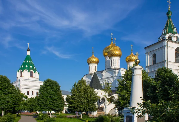 Holy Trinity Ipatiev Monastery Kostroma Clear Summer Day Blue Sky — Stock Photo, Image