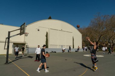 Çember at basketbol çekim