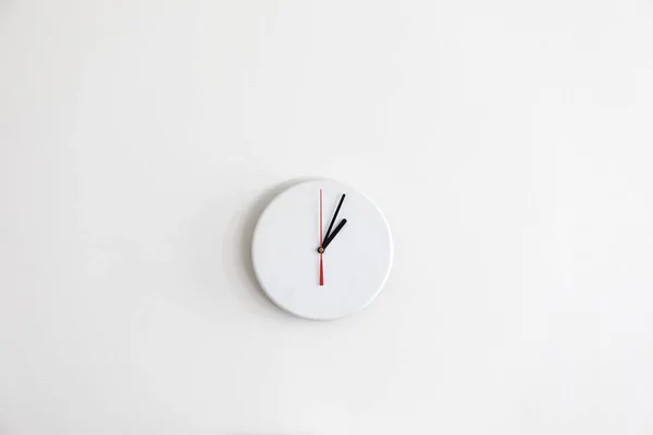 A Minimalistic Modern White Clock Without Numbers — Stock Photo, Image