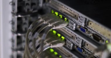 Yüksek Teknoloji İnternet Veri Merkezi Sunucu Odası.