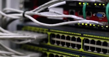 Yüksek Teknoloji İnternet Veri Merkezi Sunucu Odası.