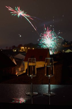 Yeni yıl arifesi havai fişekleri