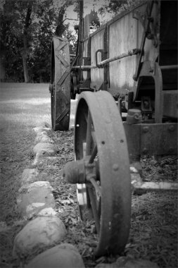 Eski çiftlik traktör tekerlekleri