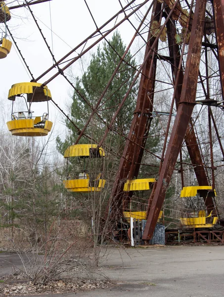 Cidade fantasma Pripyat em Chernobyl, Ferris wheel — Fotografia de Stock