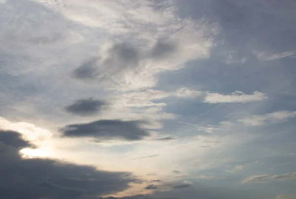 Belo Pôr Sol Nas Nuvens Sol Brilhante — Fotografia de Stock