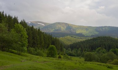 Petros'tan Hoverla'ya, Nesamovite Gölü'ne, Pop İvan Gözlemevi'ne çadırla yürüyüş