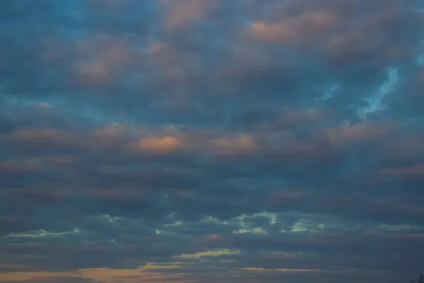 Bando Pequenas Nuvens Bela Foto Nuvens Céu Azul — Fotografia de Stock