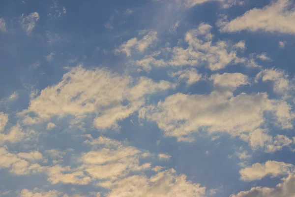 Sekawanan Awan Kecil Indah Foto Awan Langit Biru — Stok Foto